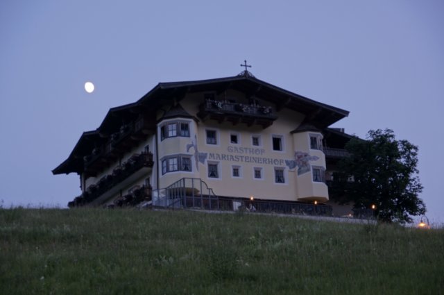 onshotelinmariasteinindeavond.jpg
