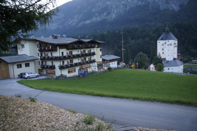 onshotelnaasthetslot.jpg