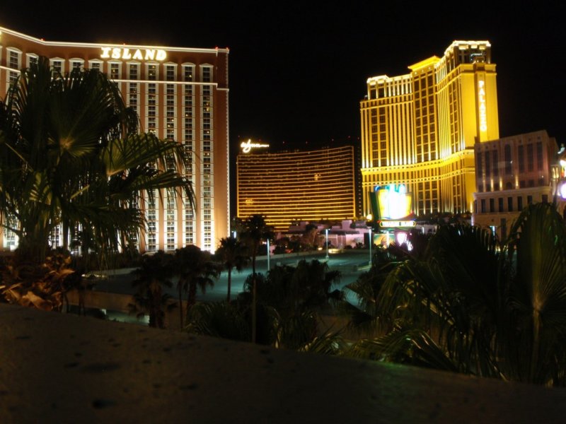 lasvegasbynight3.jpg