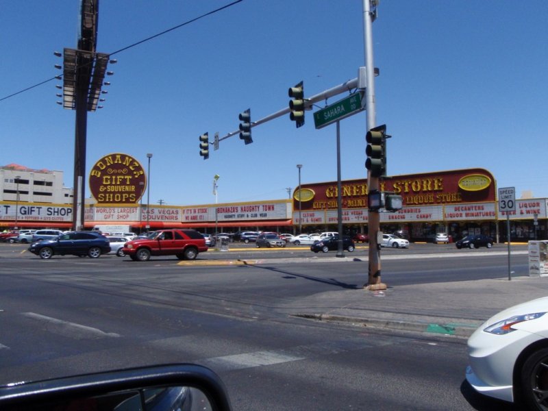 thebiggestgiftstoreoflasvegas.jpg